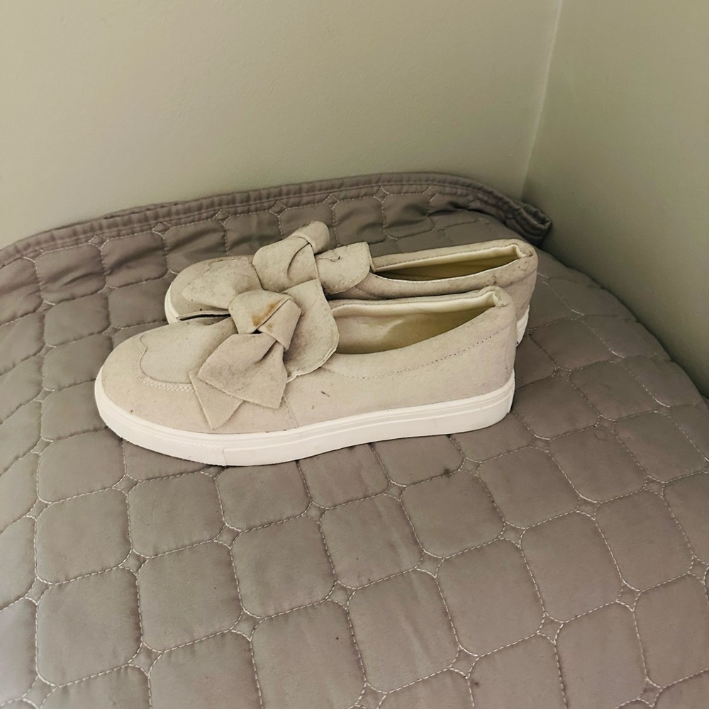 Loafers with Bow